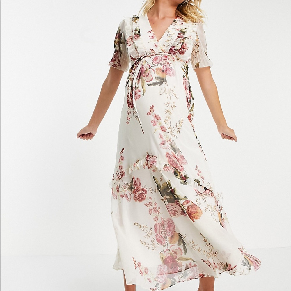 Hope & Ivy flutter sleeve maternity Maxi dress rose print